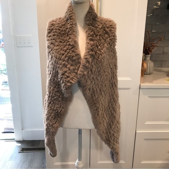 Yumi Kim Cuddle Me Chic Faux fur Vest - Picture 1 of 9